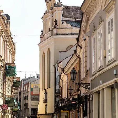 Antique Old Town Studio By Urban Rent