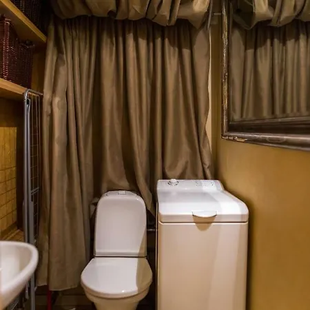 Antique Old Town Studio By Urban Rent Apartment *