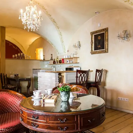 Antique Old Town Studio By Urban Rent * Vilnius